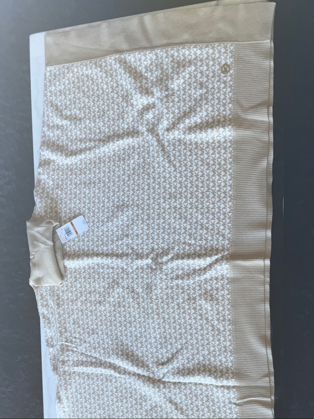 NWT Women’s Michael Kors Cream & Beige Logo Knit Shawl